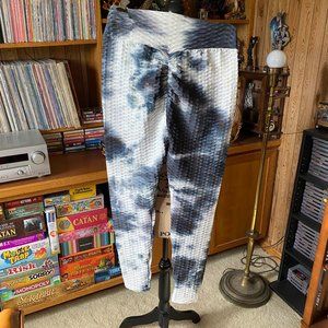 TikTok Scrunch Butt Leggings